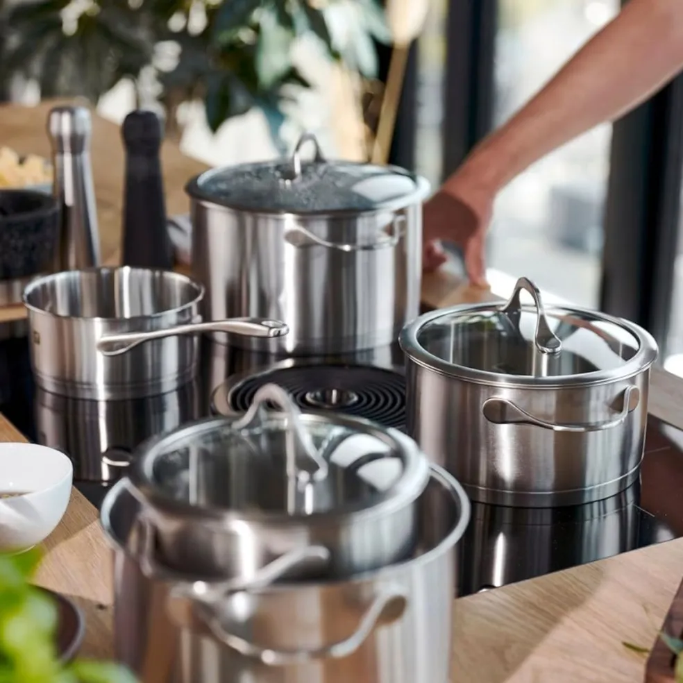 Batería de cocina de 5 piezas inox Essence Zwilling