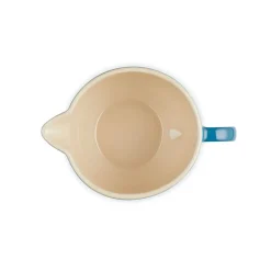 Bol cerámico con asa y pico vertedor de Le Creuset