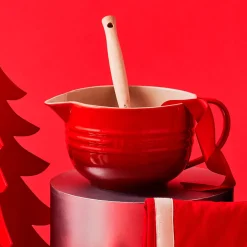 Bol cerámico con asa y pico vertedor de Le Creuset