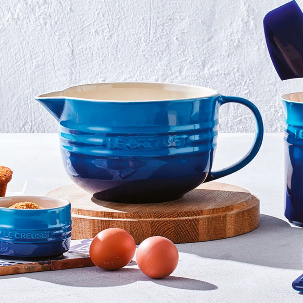 Bol cerámico con asa y pico vertedor de Le Creuset