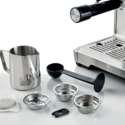 Cafetera Espresso de metal con molinillo de café y monodosis Ariete