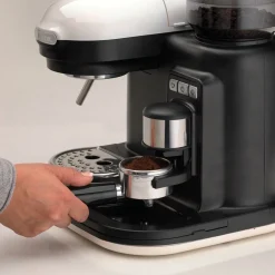 Cafetera Espresso Moderna con molinillo Ariete