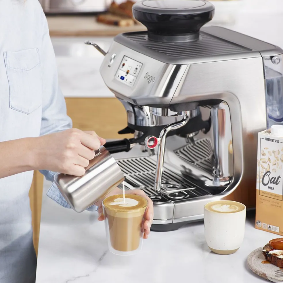 Cafetera Expresso automática con molinillo, pantalla táctil y extracción en frío Barista Touch™ Impress Sage