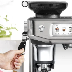 Cafetera Expresso automática con molinillo, pantalla táctil y extracción en frío Barista Touch™ Impress Sage