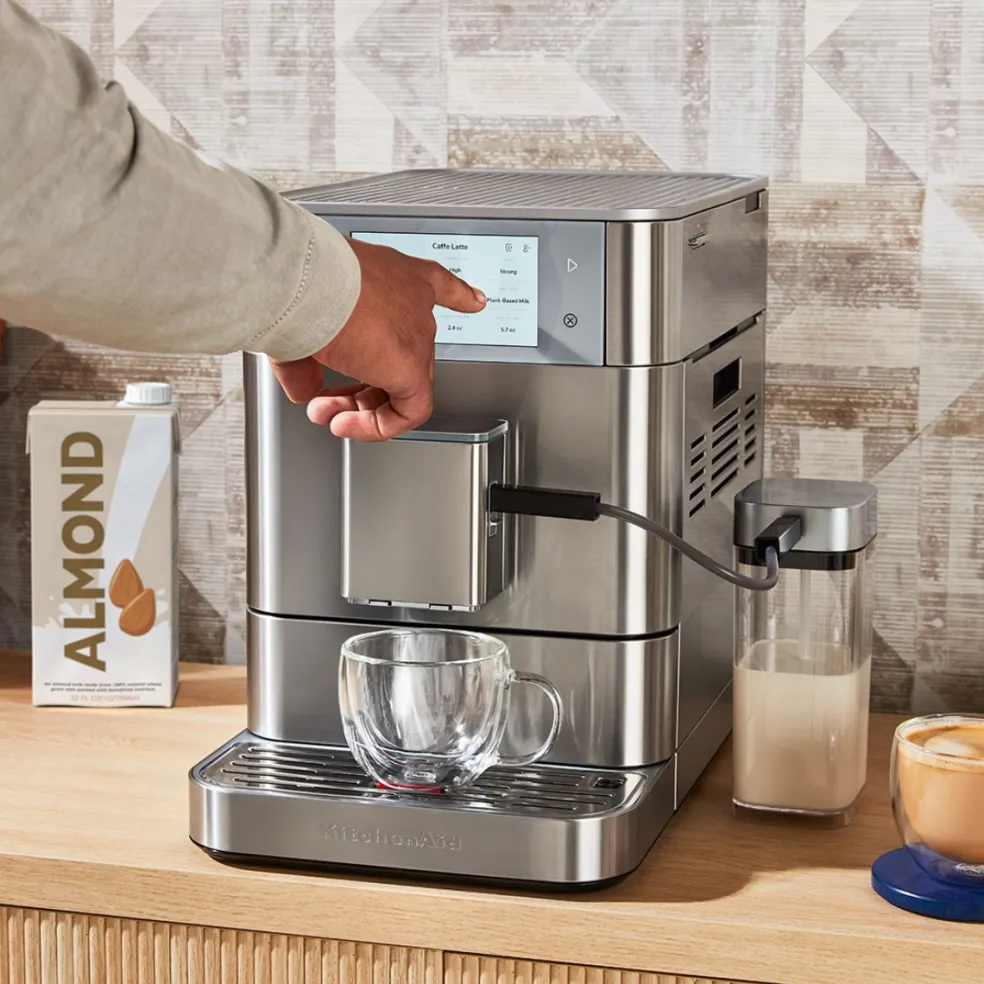 Cafetera Expresso superautomática con depósito y apta leches vegetales KF8 KitchenAid