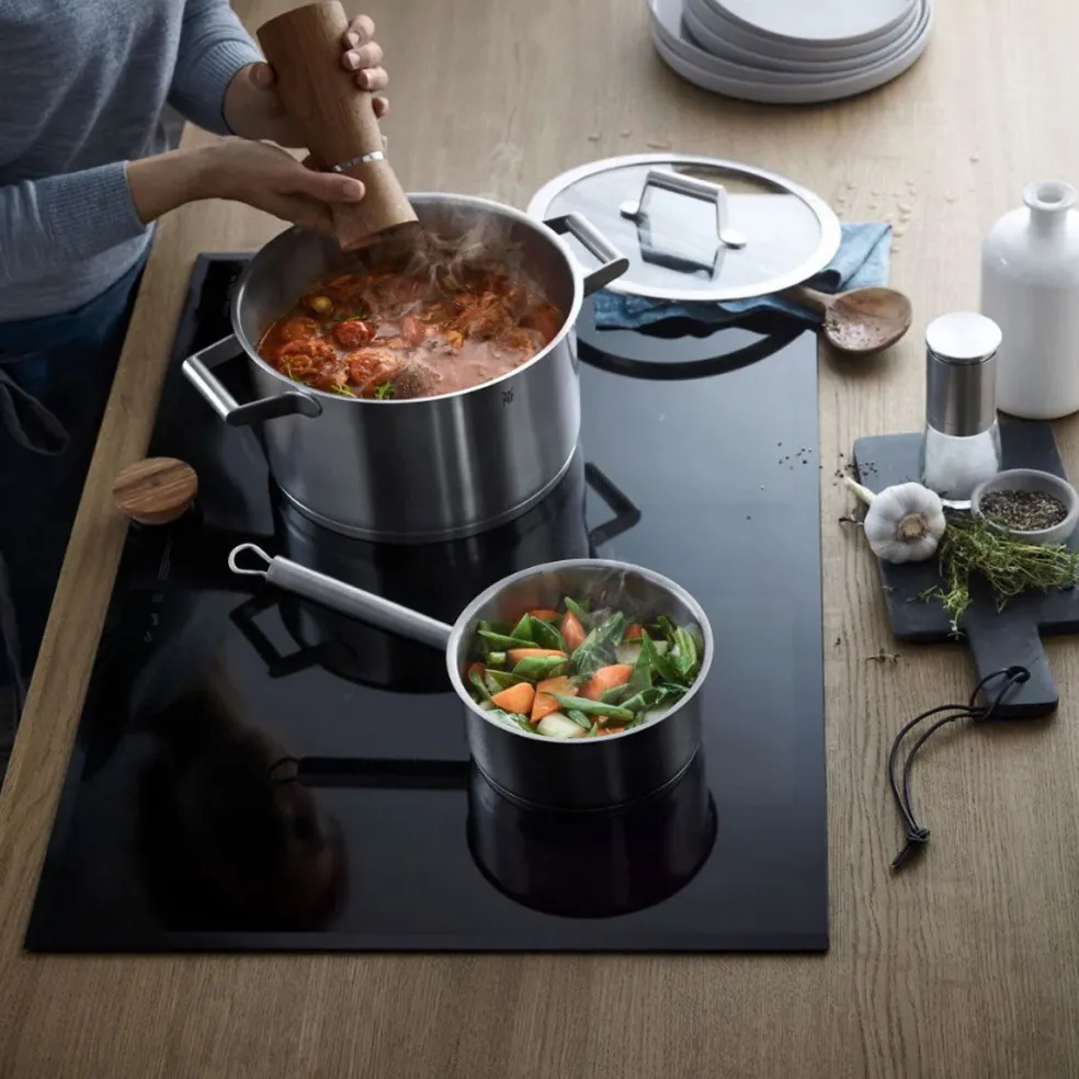 Cazo de acero inoxidable con tapa de cristal Comfort Line WMF