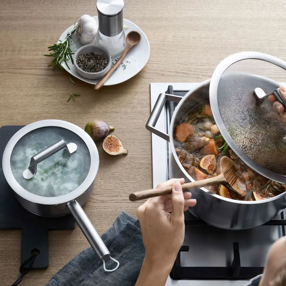 Cazo de acero inoxidable con tapa de cristal Comfort Line WMF