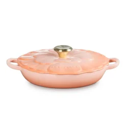 Cocotte baja tipo cacerola de hierro Pétalo Le Creuset