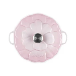 Cocotte baja tipo cacerola de hierro Pétalo Le Creuset
