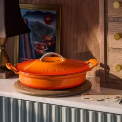 Cocotte baja tipo cacerola de hierro fundido Modern Heritage Le Creuset