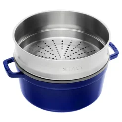 Cocotte de hierro fundido con vaporera de inox Staub
