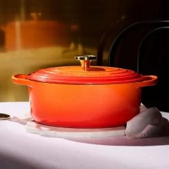 Cocotte oval de hierro ¡Edición Especial Centenario! Le Creuset