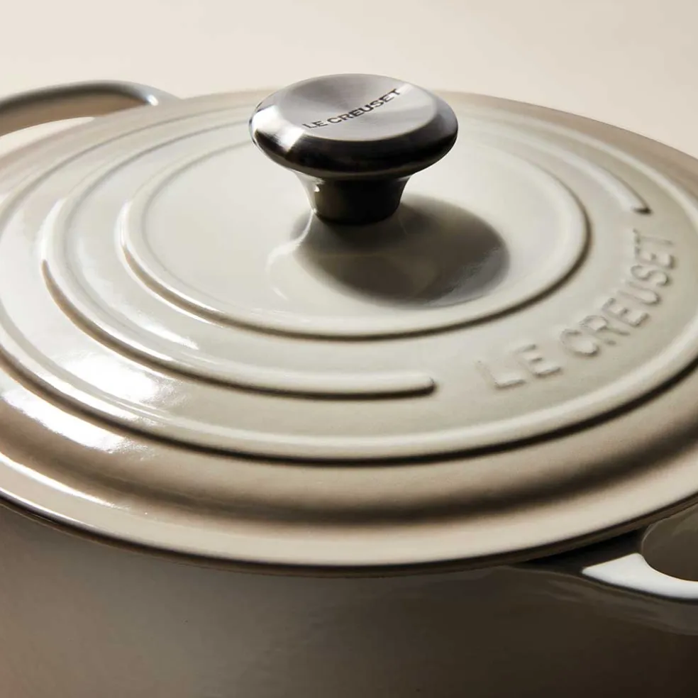 Cocotte redonda baja Signature Le Creuset