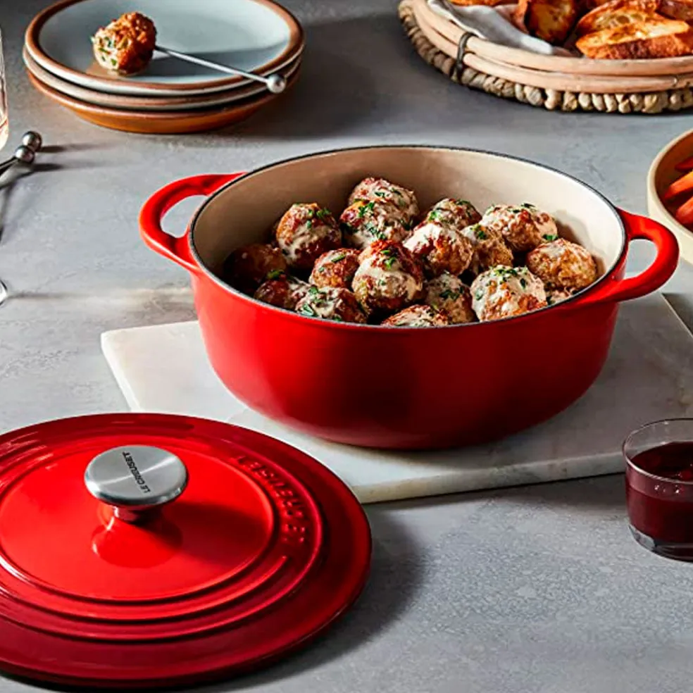 Cocotte redonda baja Signature Le Creuset
