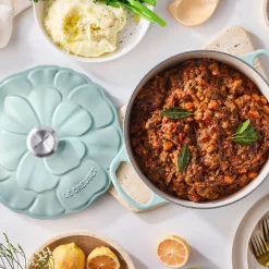 Cocotte redonda de hierro Pétalo Le Creuset