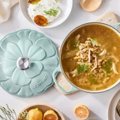 Cocotte redonda de hierro Pétalo Le Creuset