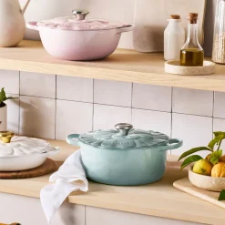 Cocotte redonda de hierro Pétalo Le Creuset
