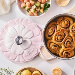 Cocotte redonda de hierro Pétalo Le Creuset