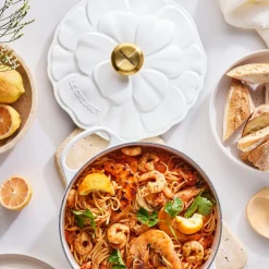 Cocotte redonda de hierro Pétalo Le Creuset