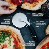 Cortador de pizzas con funda protectora 2 en 1 Microplane