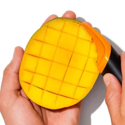 Cortador y cuchara para mango OXO