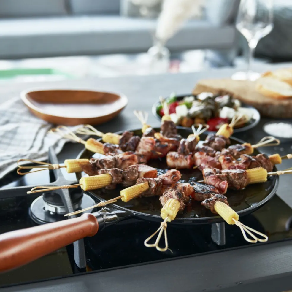 Crepera de hierro fundido con mango de madera Staub