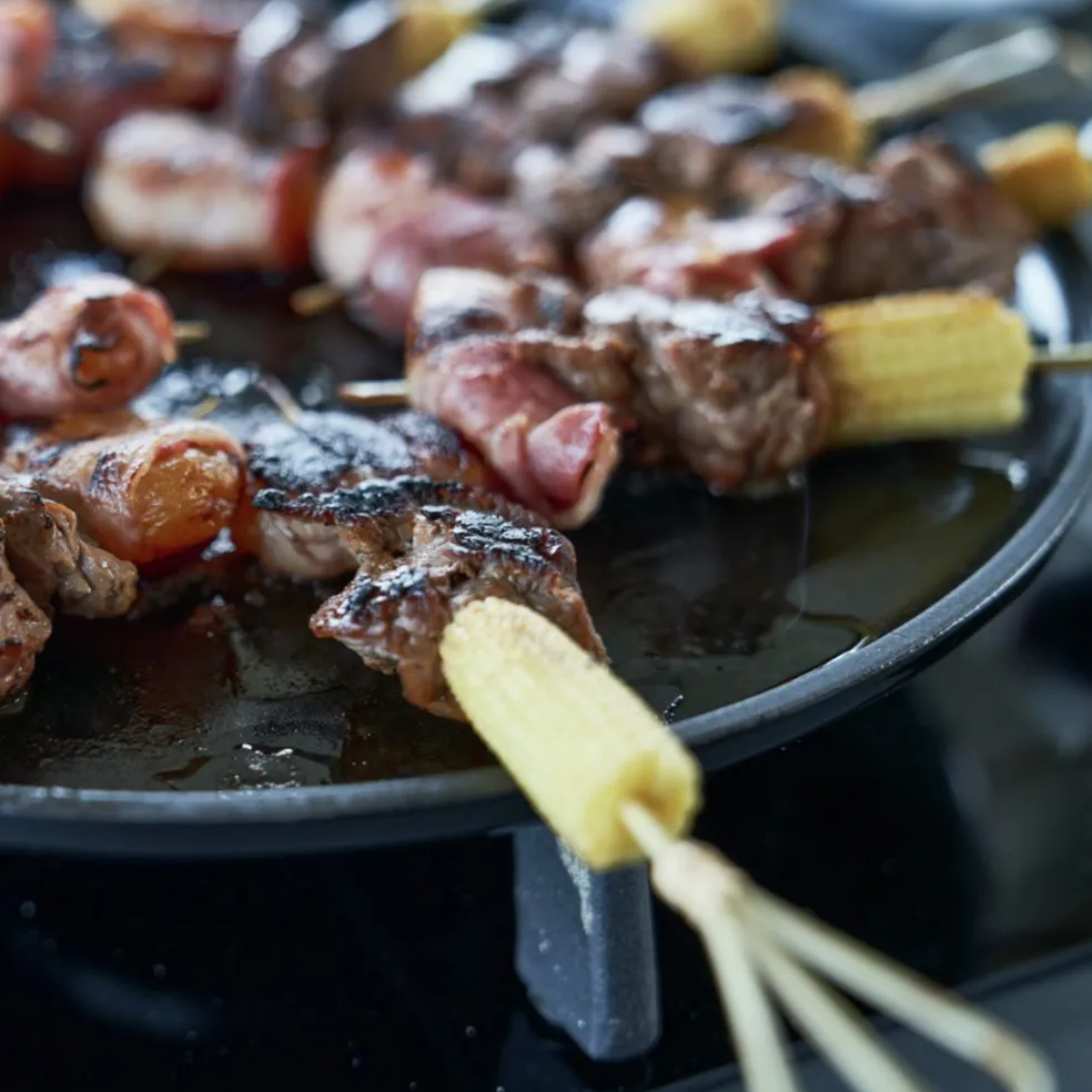 Crepera de hierro fundido con mango de madera Staub