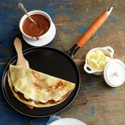 Crepera de hierro fundido con mango de madera Staub