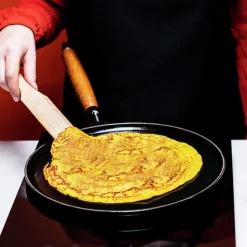 Crepera de hierro fundido con mango de madera Staub