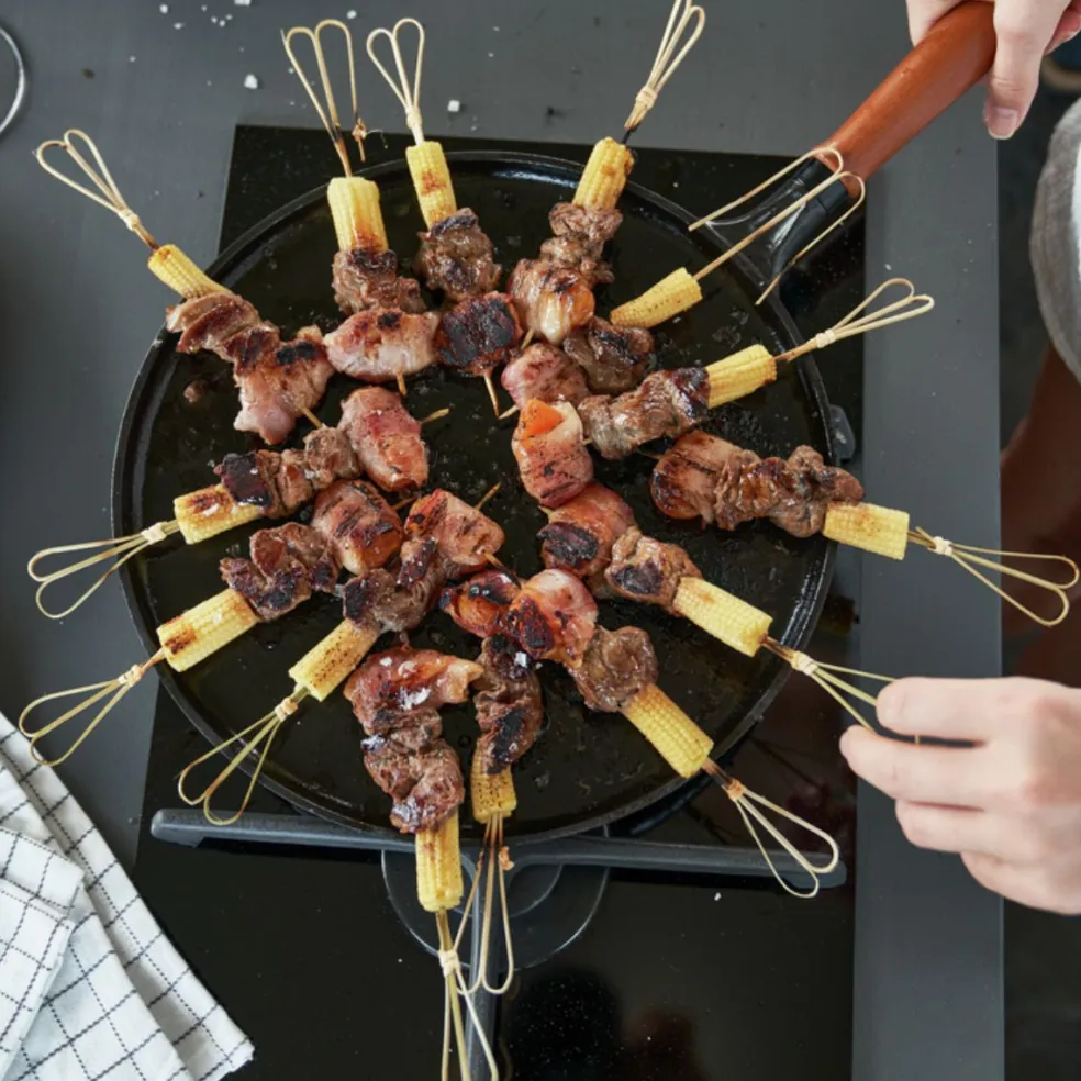 Crepera de hierro fundido con mango de madera Staub