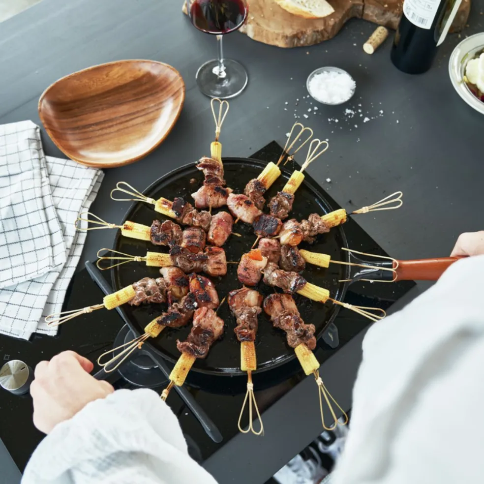 Crepera de hierro fundido con mango de madera Staub