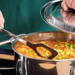 Cuchara espátula con agujero de inox con bordes de silicona Rösle