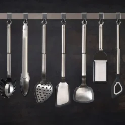 Cuchara espátula con agujero de inox con bordes de silicona Rösle