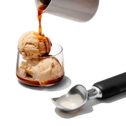 Cuchara para helado de acero inoxidable OXO