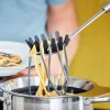 Cuchara para pasta de acero inoxidable con puntas de silicona Rösle