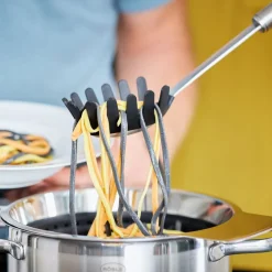 Cuchara para pasta de acero inoxidable con puntas de silicona Rösle