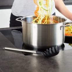 Cuchara para pasta de nailon con mango de inox Basic Line Rösle