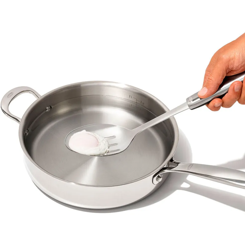 Cuchara perforada para servir Steel™ OXO