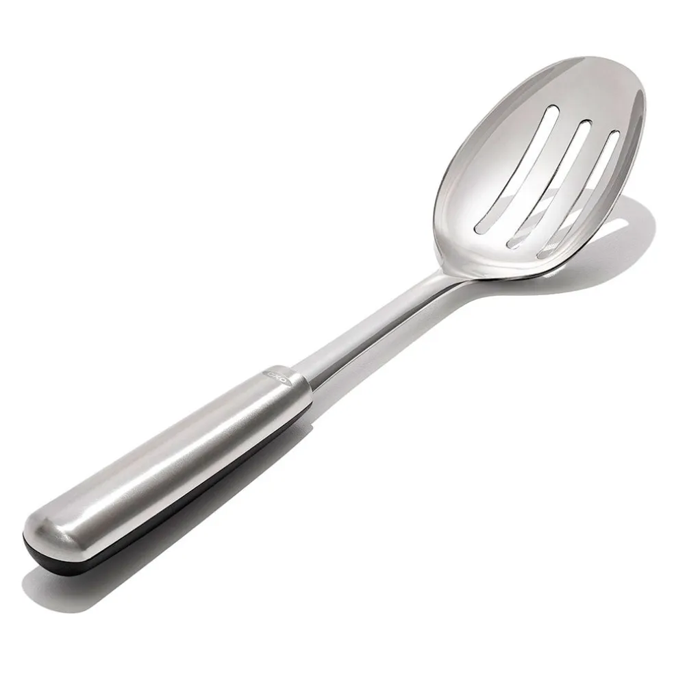 Cuchara perforada para servir Steel™ OXO