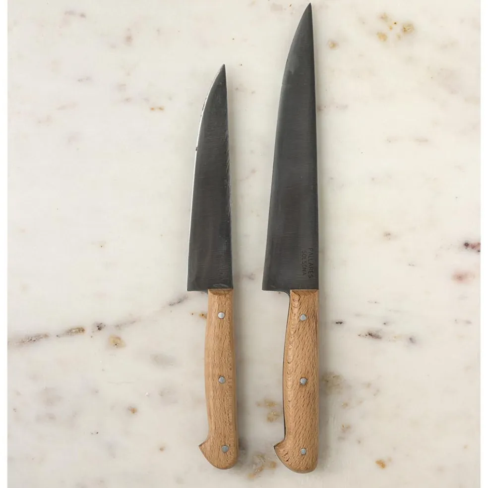 Cuchillo de cocina Pallarès de acero carbono con mango de haya