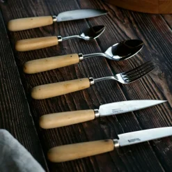 Cuchillo de mantequilla, paté y sobrasada Pallarès