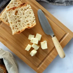 Cuchillo de mantequilla, paté y sobrasada Pallarès