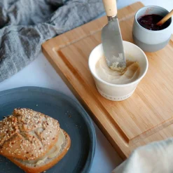 Cuchillo de mantequilla, paté y sobrasada Pallarès