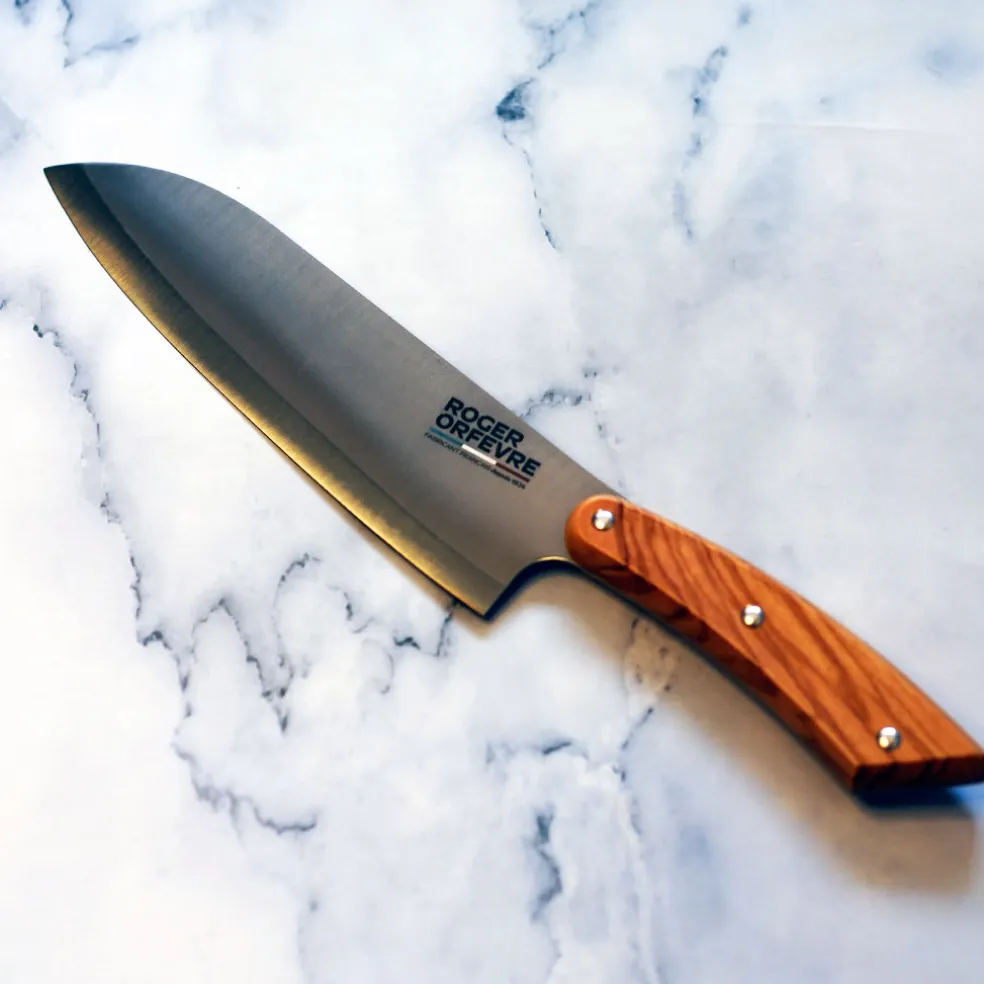 Cuchillo santoku con mango de madera de olivo Roger Orfevre