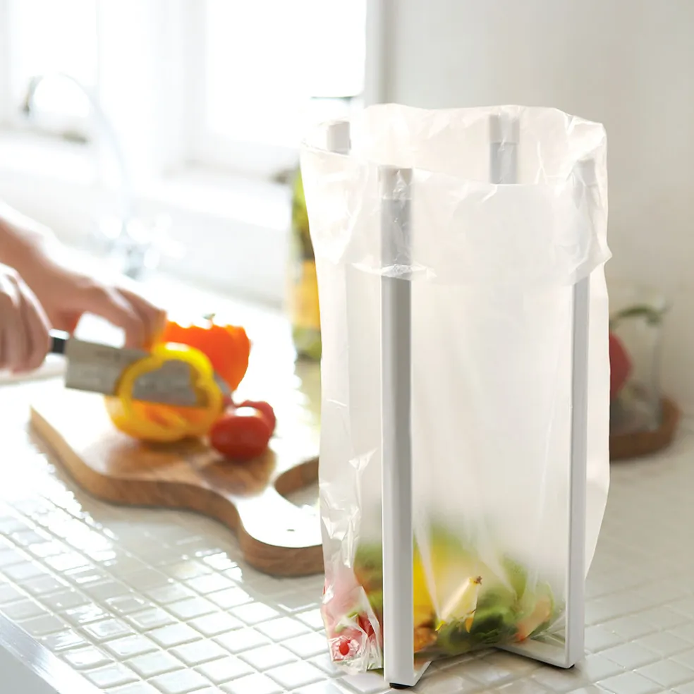 Escurridor de botellas y Soporte de cocina multiusos Tower Yamazaki