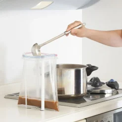 Escurridor de botellas y Soporte de cocina multiusos Tower Yamazaki