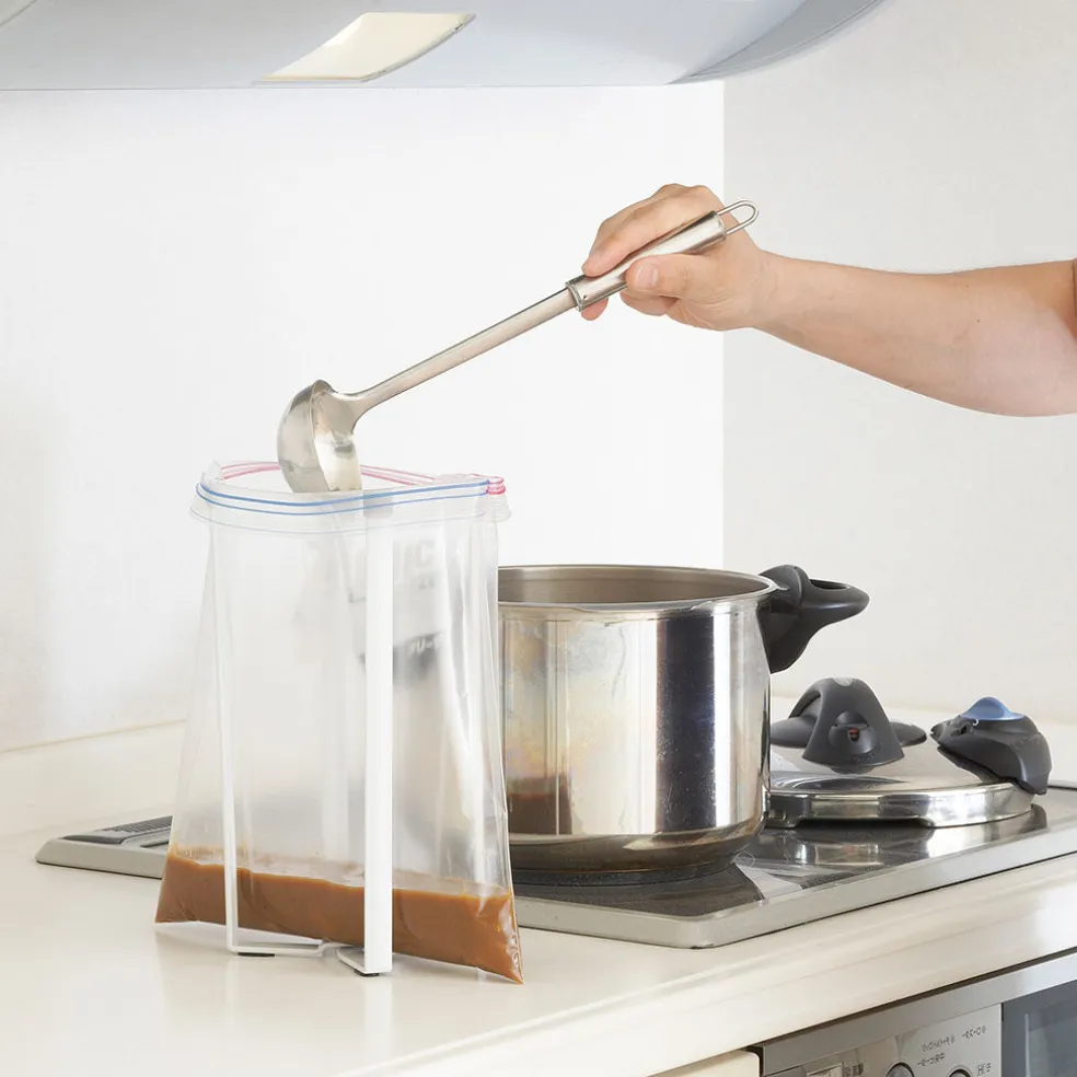 Escurridor de botellas y Soporte de cocina multiusos Tower Yamazaki