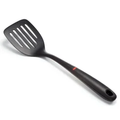 Espátula cuadrada de nylon SoftWorks OXO