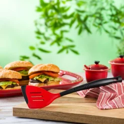 Espátula rasera ranurada Bi Revolution de Le Creuset