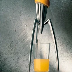 Exprimidor de cítricos Juicy Salif Philippe Starck Alessi